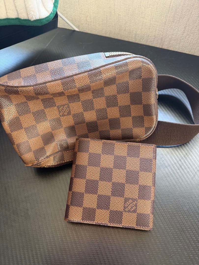 ヴィトン　ショルダーバック『中古』二つ折り財布『新品』