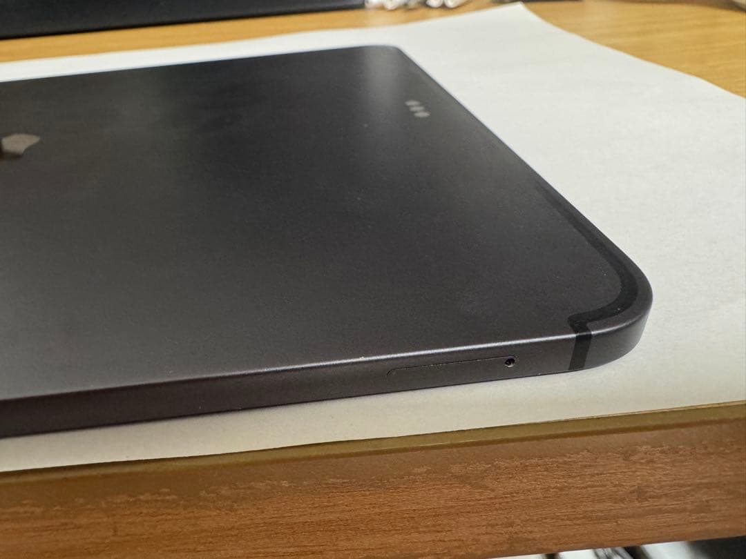 【安い！】Apple iPad 11インチ スペースグレー 本体　キャリア版