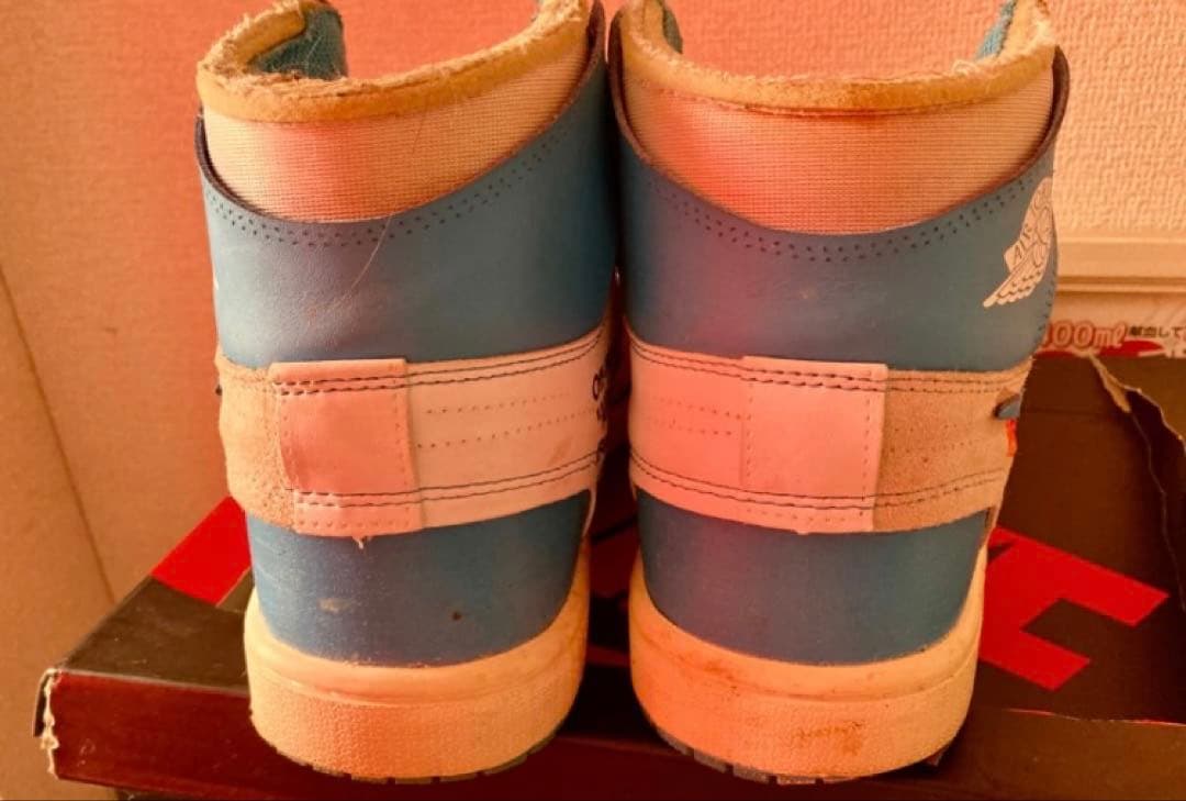 Off-White x Air Jordan 1 ブルー/ホワイト