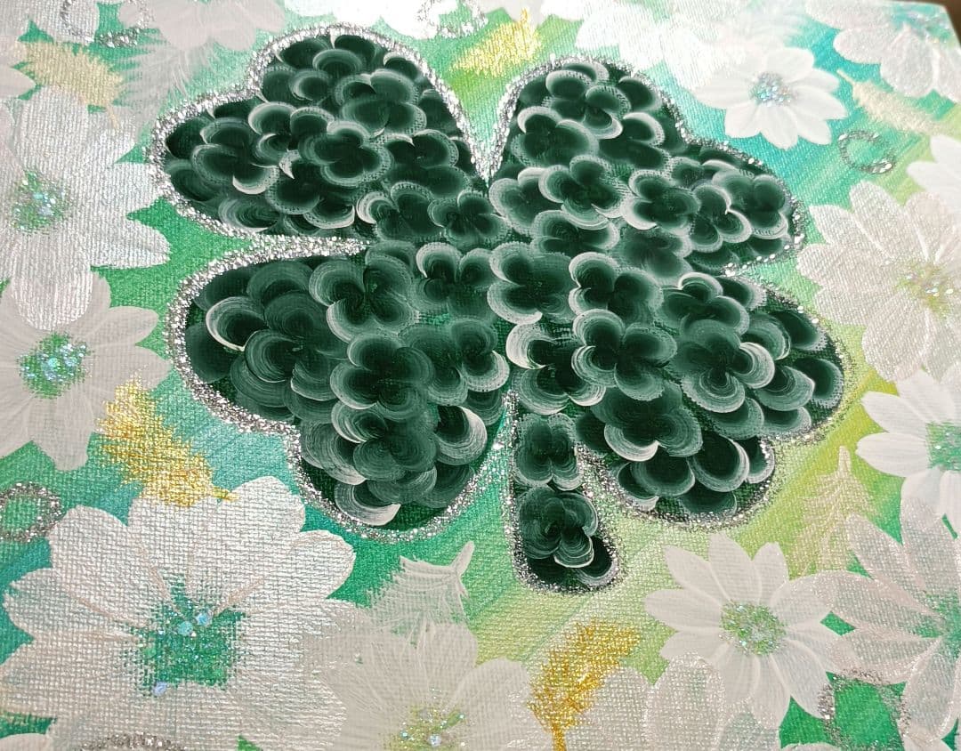 ききまま　☘四葉の幸福のクローバー羽☘