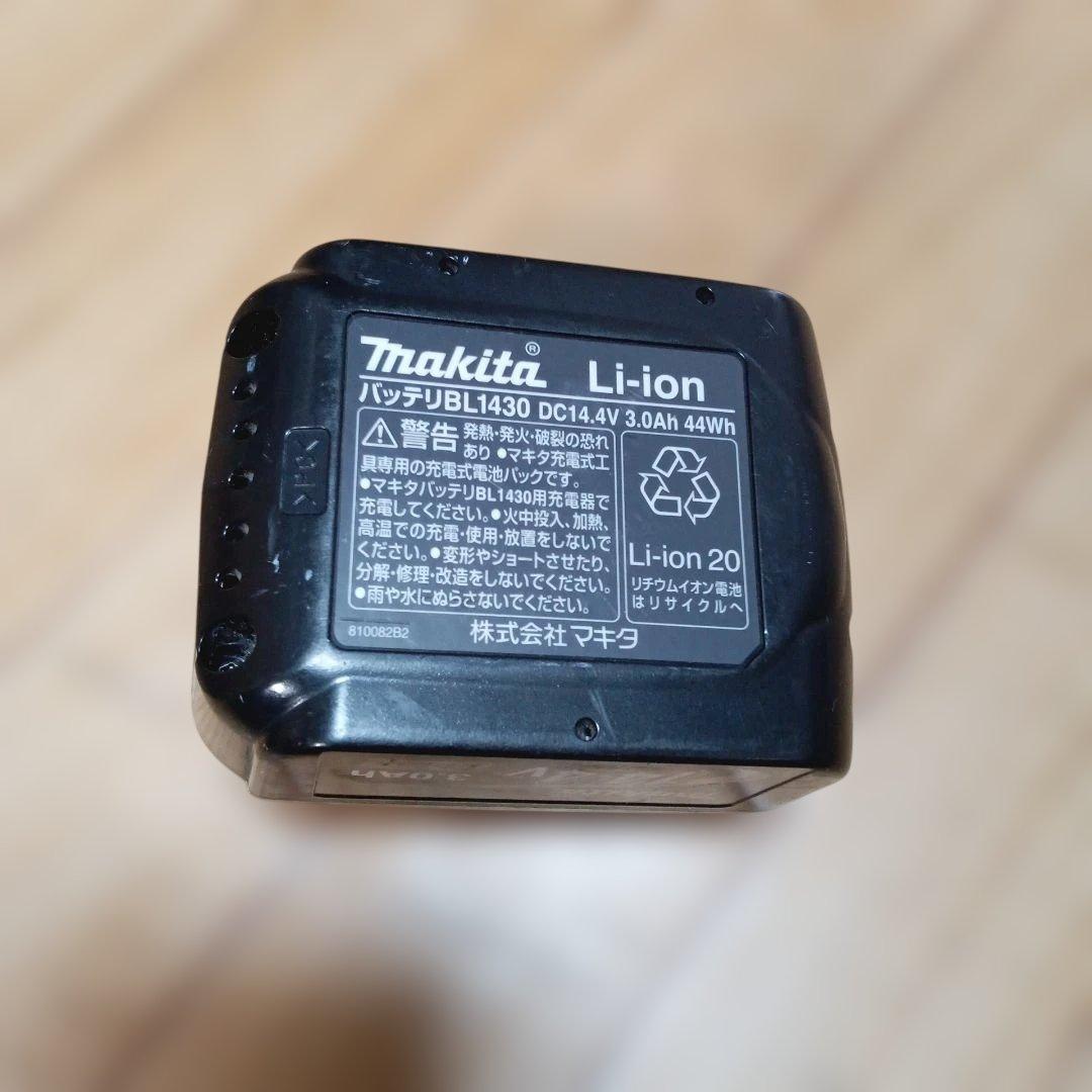 マキタ14.4V充電式クリーナCL141FD純正バッテリー、純正急速充電器付