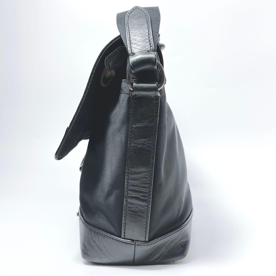 COACH コーチ ワンショルダーバッグ ロゴ型押し 大容量 パンチング 白