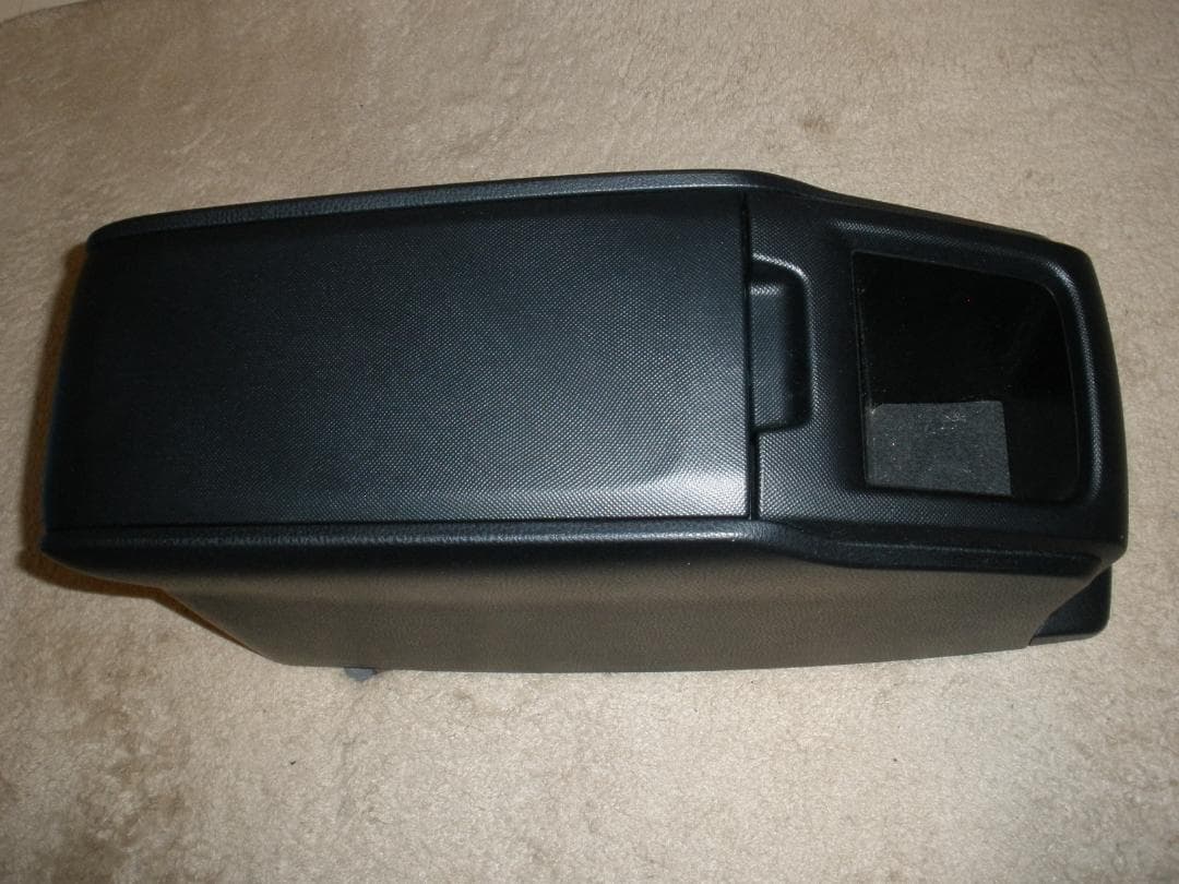 希少！　トヨタ純正　エスクァイア後期純正コンソールボックス　ヴォクシー　ノアにも