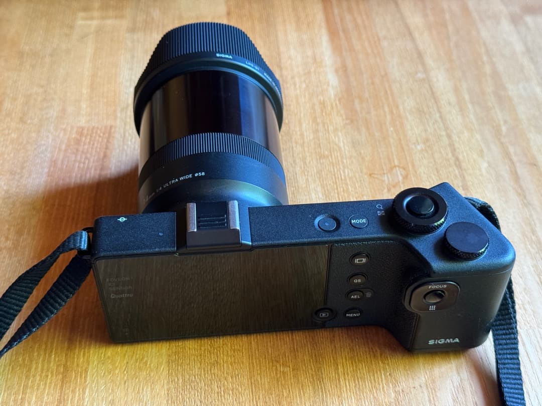 SIGMA dp0 Quattro LCDビューファインダーキット　美品　元箱付