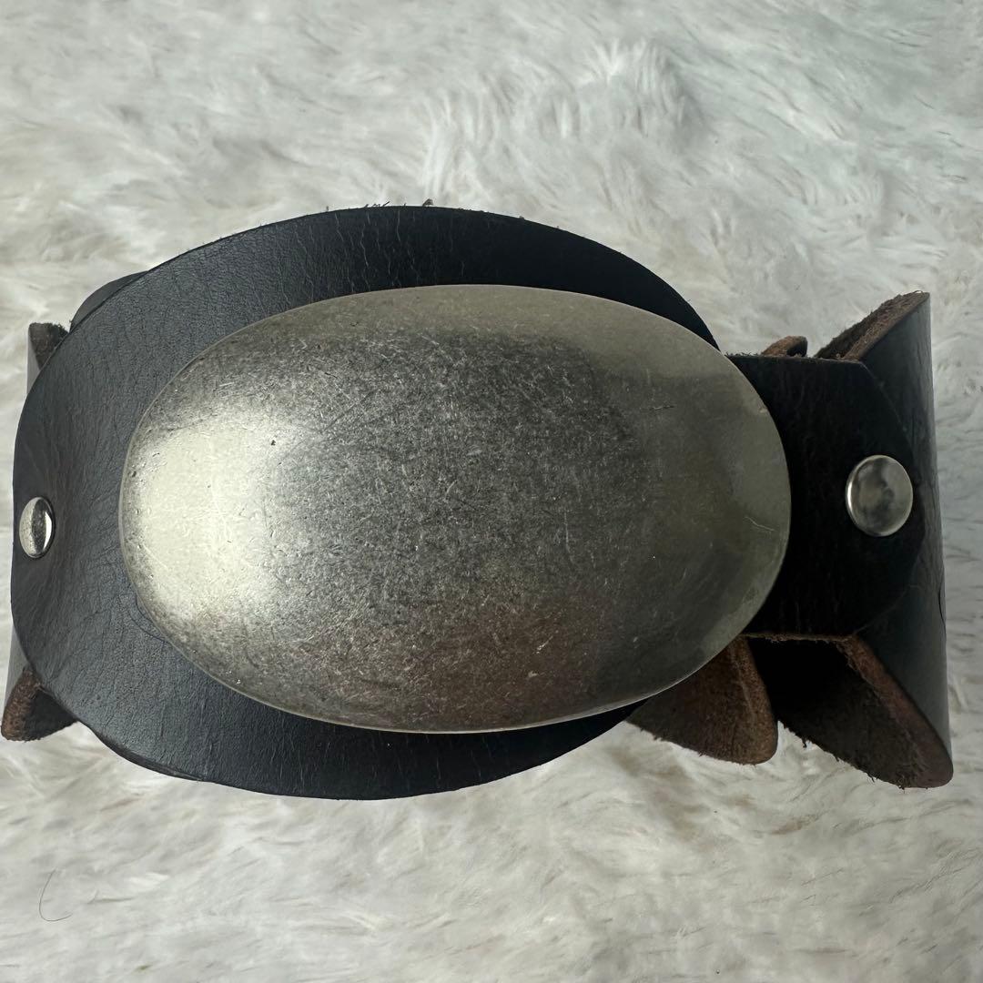 ヴィヴィアン レザーベルト フラワーデザイン オーブ型押印