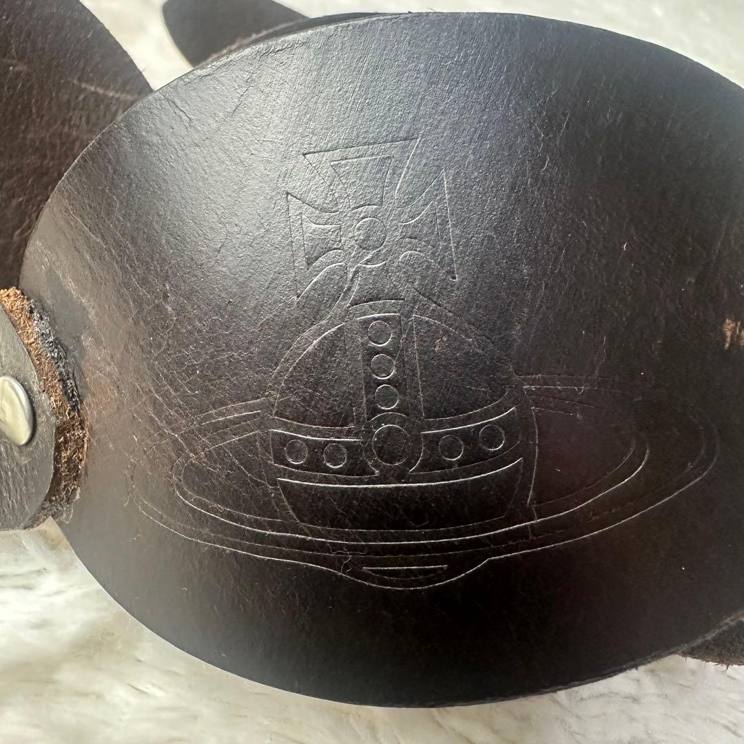 ヴィヴィアン レザーベルト フラワーデザイン オーブ型押印