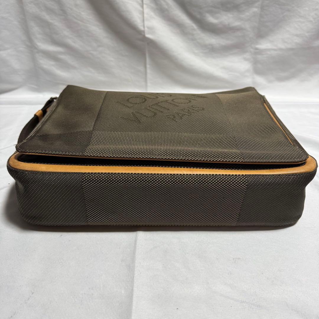 A4 ルイヴィトン　メッセンジャーバッグ　メサジュ　ダミエ　ジュアン