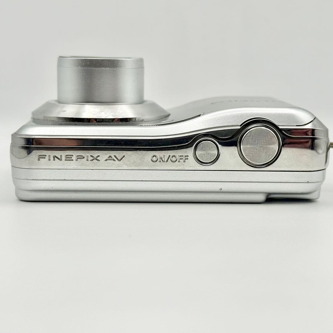 【動作品】FUJIFILM FINEPIX AV240 コンデジ 単三電池対応