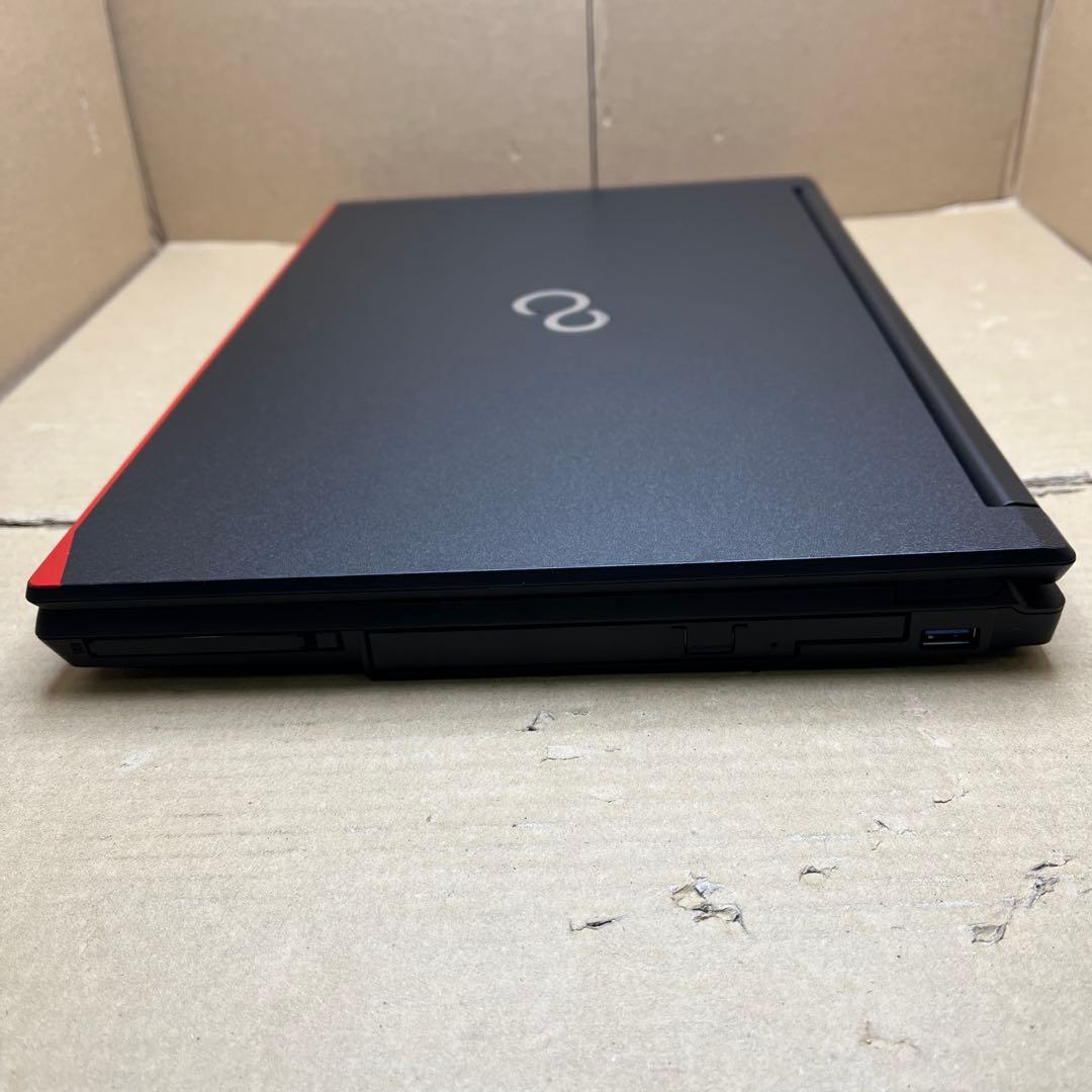富士通　LIFEBOOK A576/P FMVA16018Z