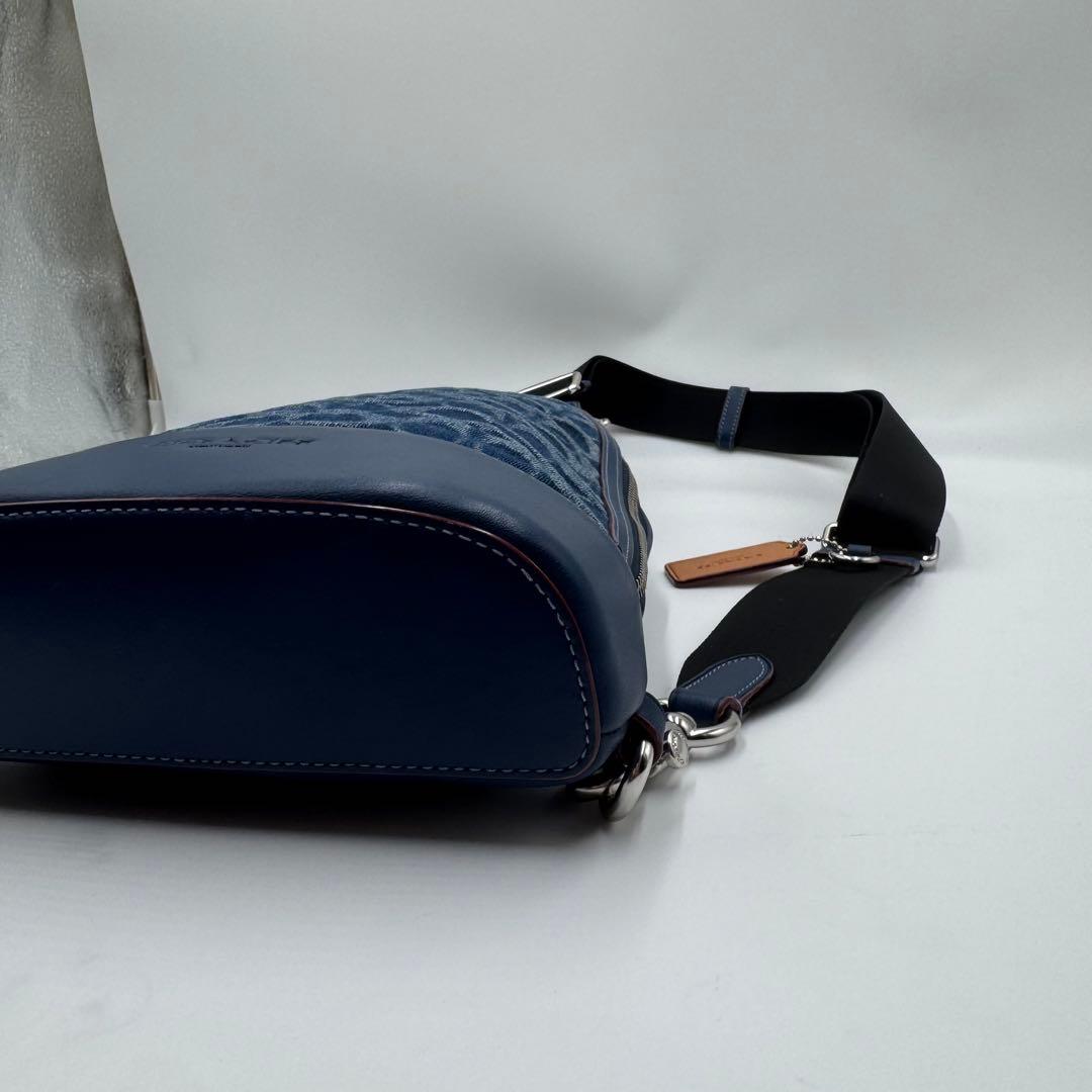 未使用級✨ コーチ ドミニク スリングバッグ デニム シグネチャー レザー 紺色