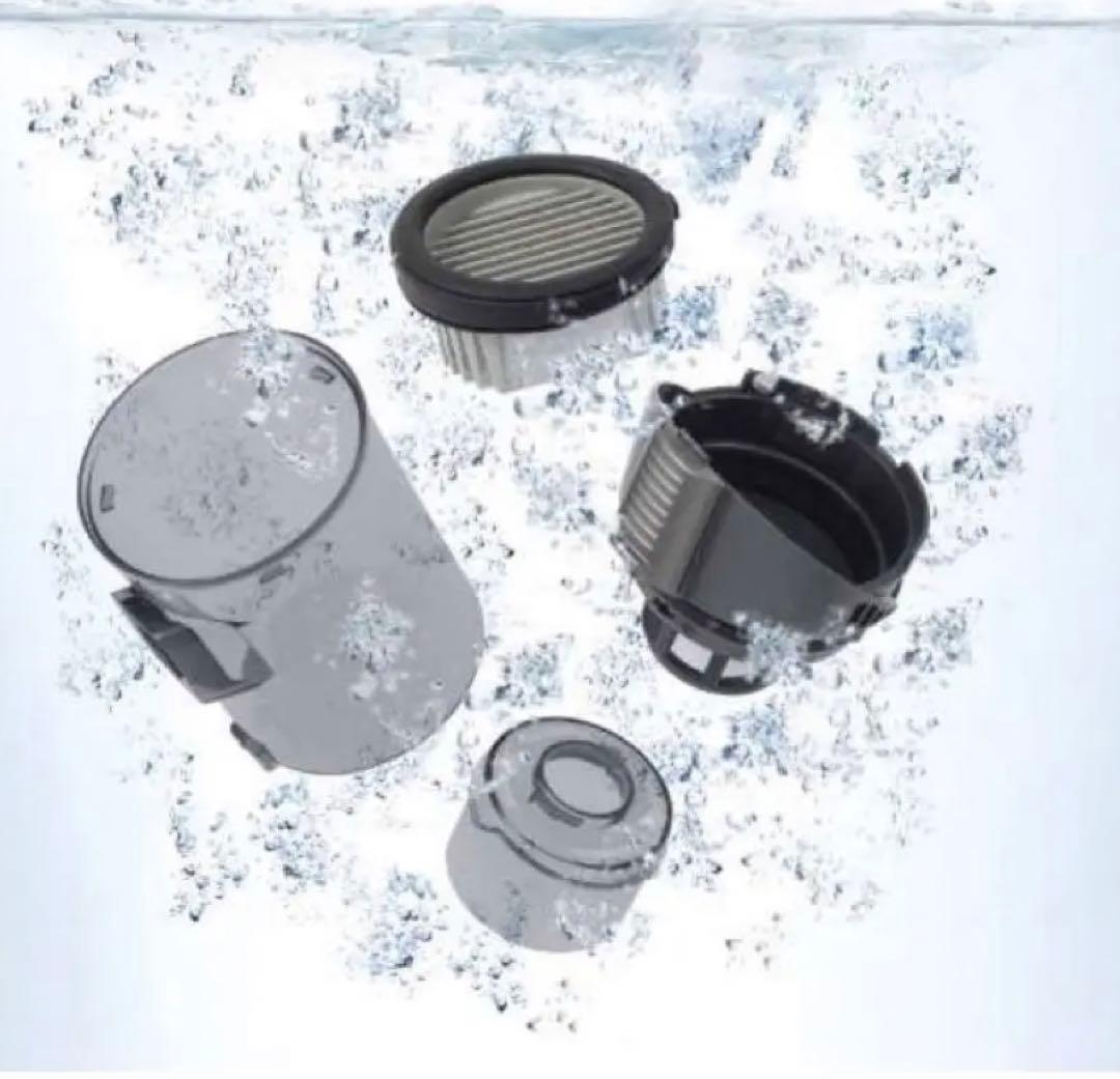 ほぼ新品⭐️女性とシニアにも軽い⭐️TOSHIBAハンディークリーナー