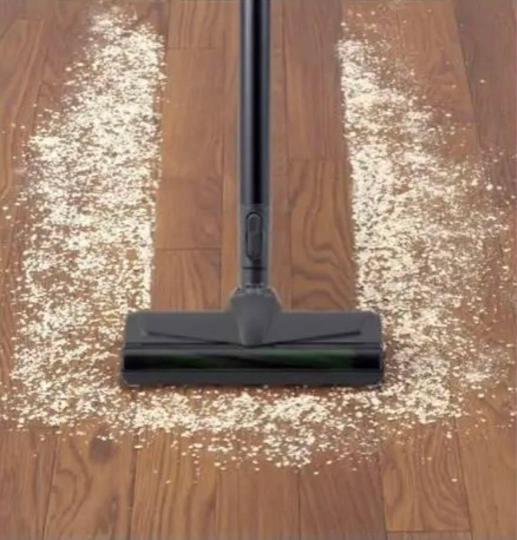 ほぼ新品⭐️女性とシニアにも軽い⭐️TOSHIBAハンディークリーナー