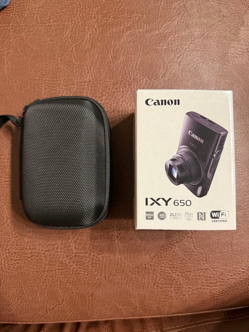 Canon IXY650コンパクトカメラ　ケース付き