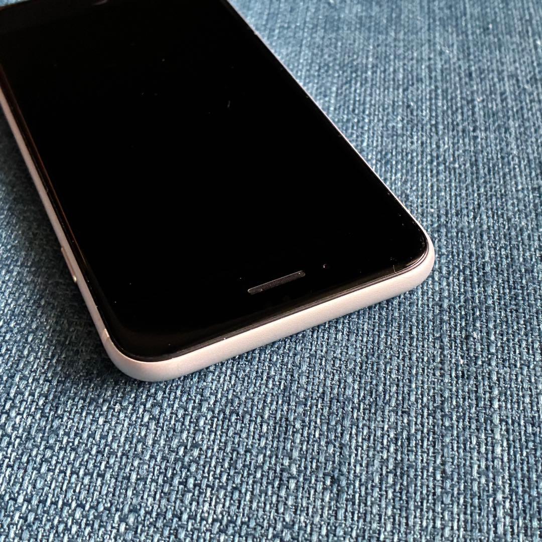 【美品】Apple iPhone SE 第2世代 ホワイト 本体