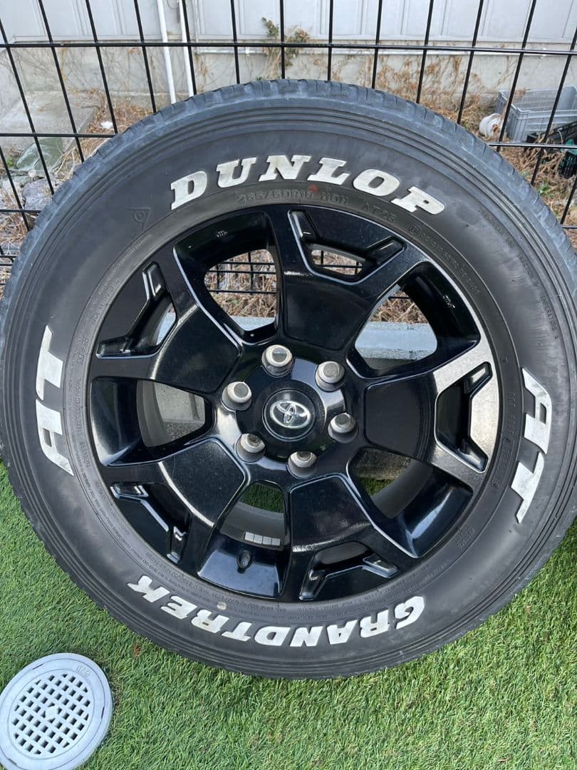 ハイラックス　ブラックラリーエディション　純正ホイールタイヤセット