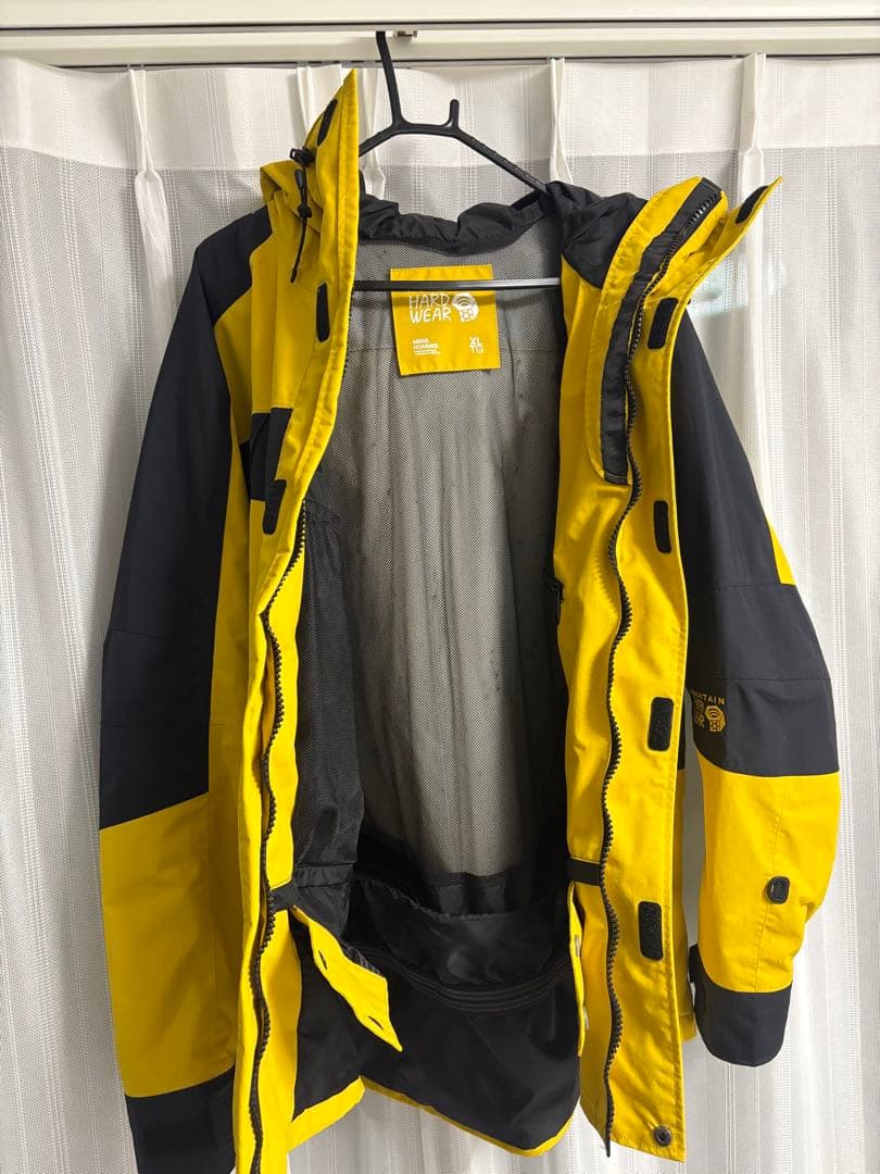 イエロー/ブラック フード付きマウンテンパーカー