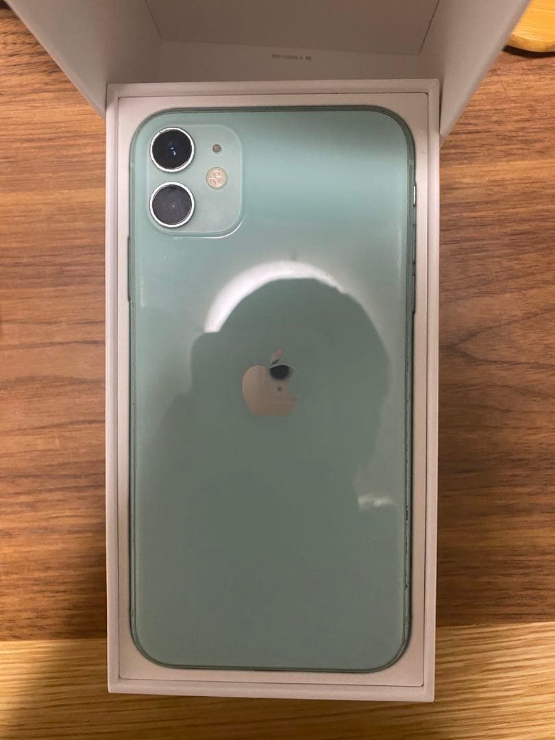 iPhone 11 グリーン 128 GB SIMフリー 本体 画面割