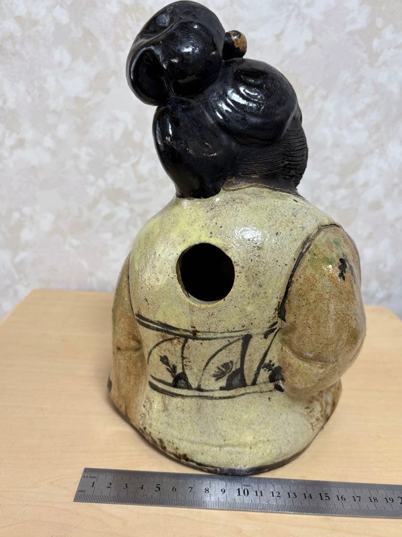 信楽焼　松茸を持つタヌキの置き物　狸庵　金運　商売繁盛　アンティーク