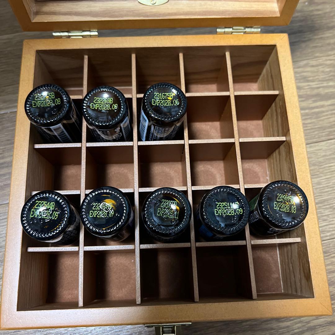 新品未開封　doTERRA エッセンシャルオイル 8本セット 木製ケース付き