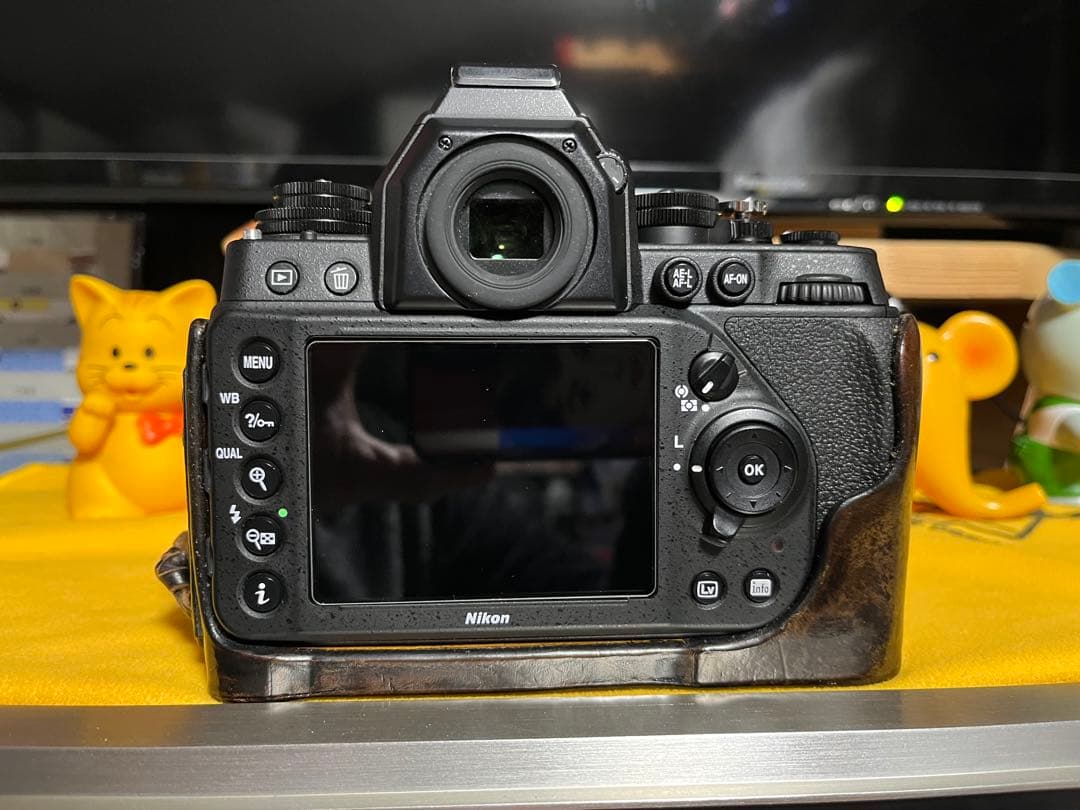 Nikon Df デジタル一眼レフカメラ　ショット数4300回前後バッテリー3