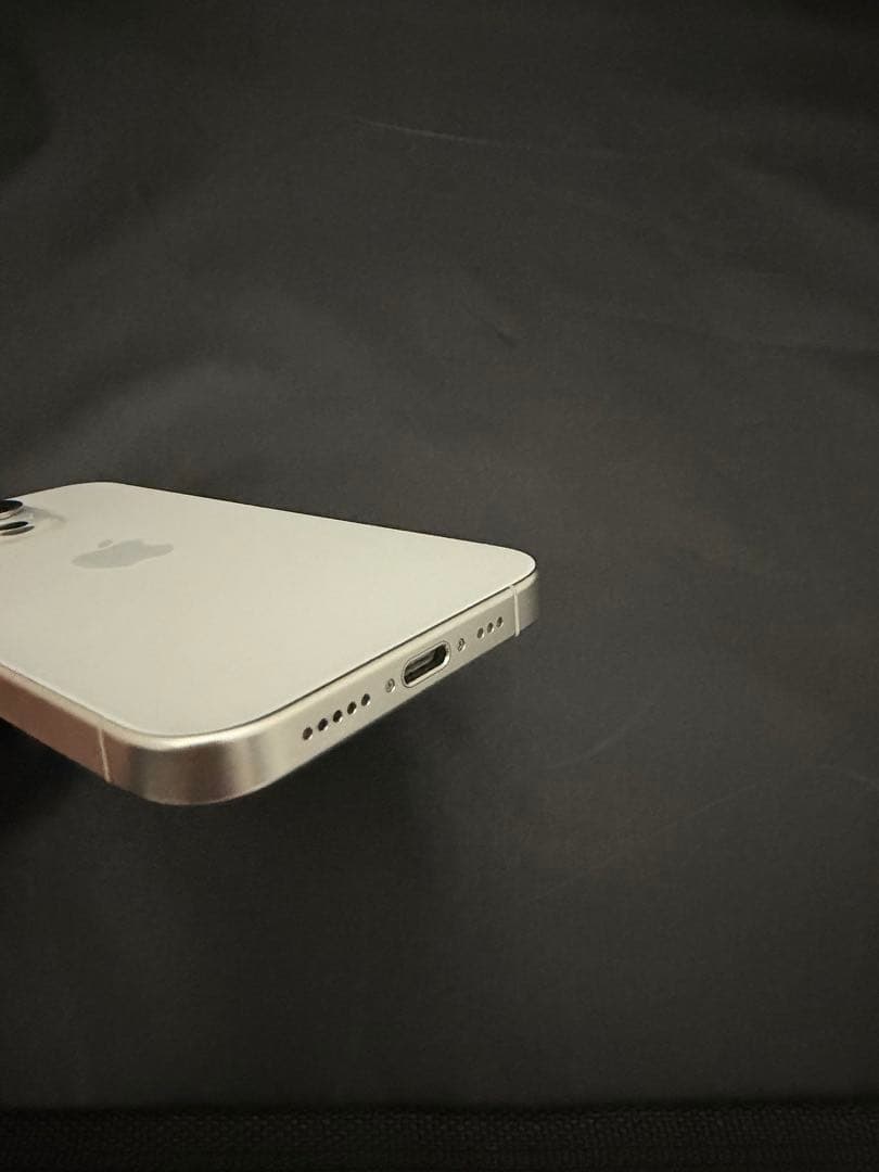 iPhone 15 Pro 256GB SIMロックフリー ホワイトチタニウム