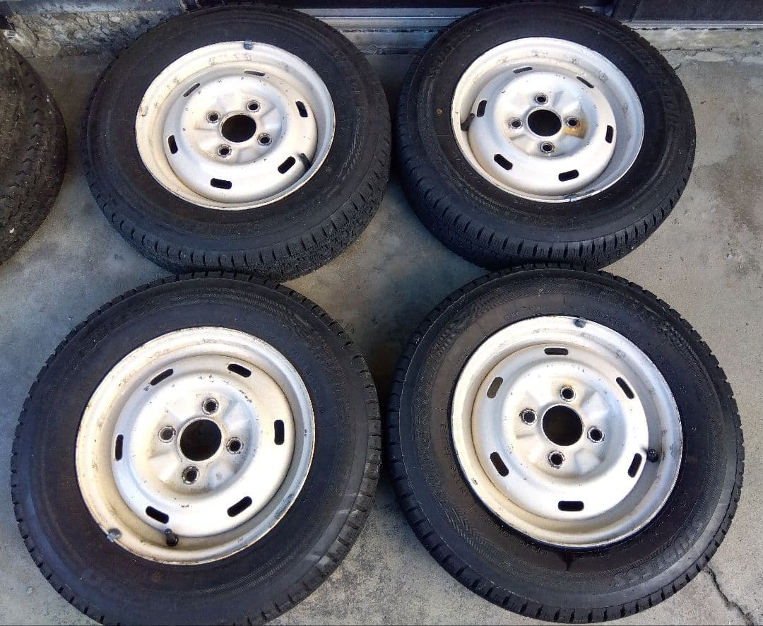 送料無料★軽トラ軽バン★１２インチホイールスタッドレスタイヤ