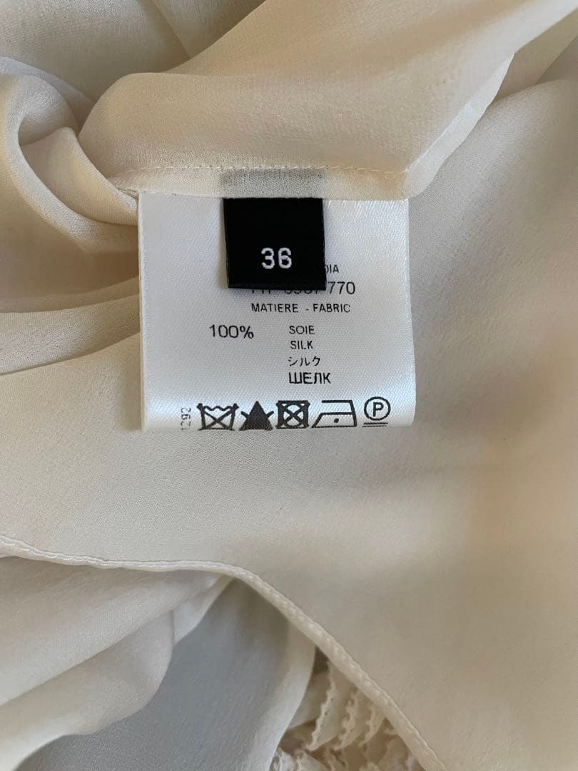 ☆着用画あり☆Givenchy 胸元のフリルが綺麗な長袖シルクブラウス