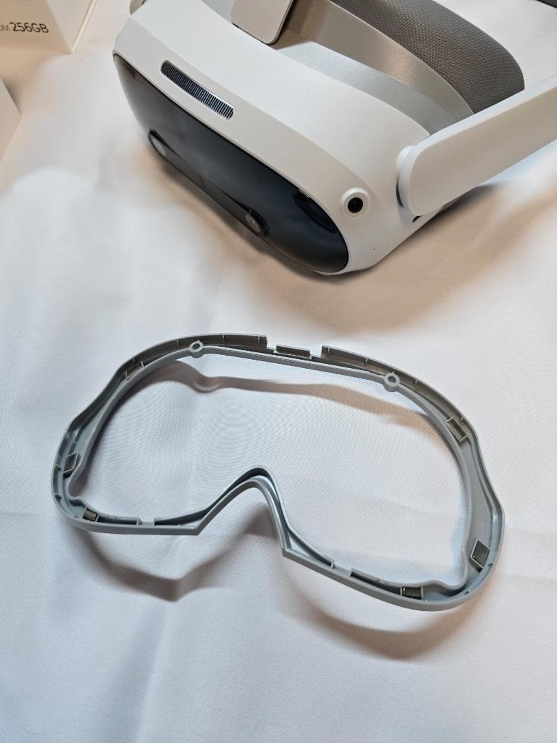 PICO 4 Ultra 保証付きフルセット（未開封トラッカー付）