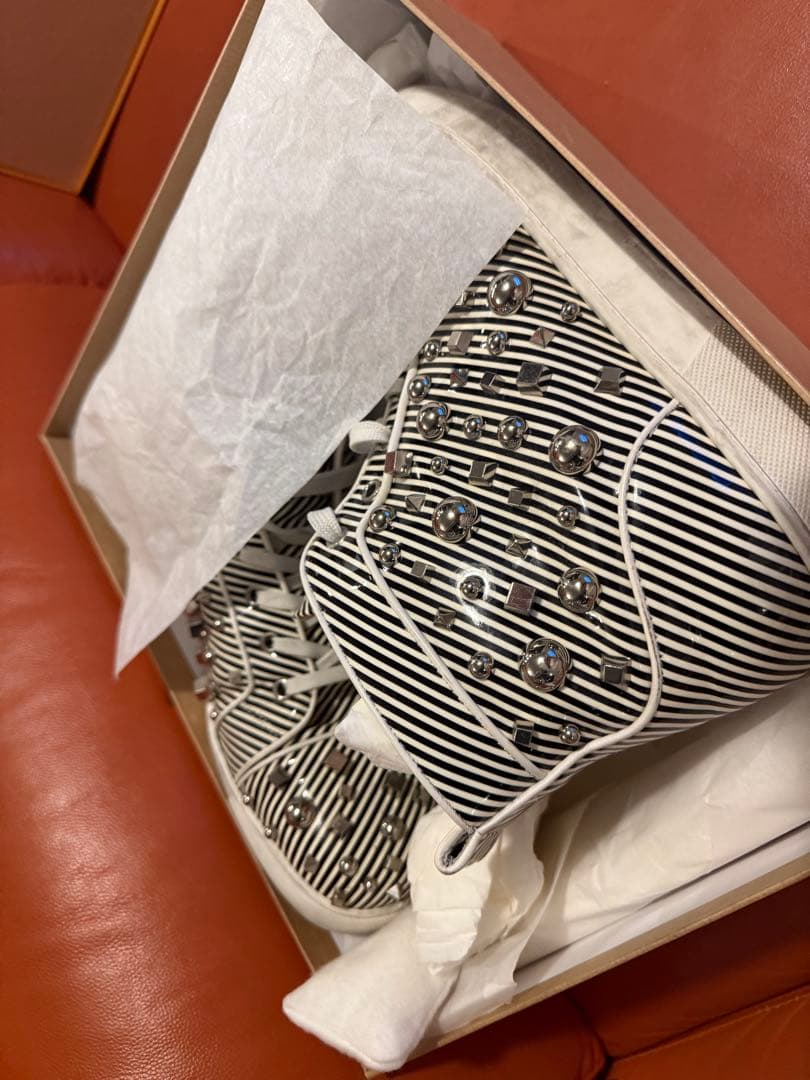 クリスチャンルブタン　パネトーネ　ハイカットスニーカー ブラックホワイト