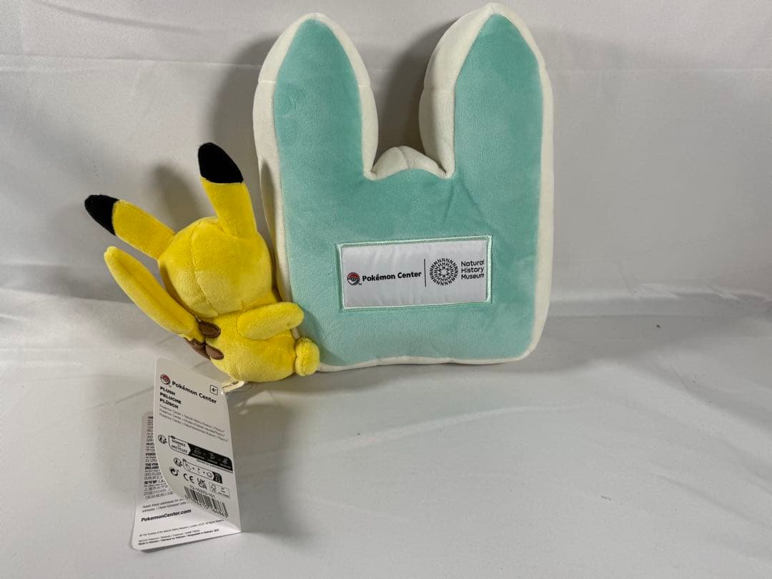 Pikachu at the Museum ロンドン 自然史博物館 ぬいぐるみ