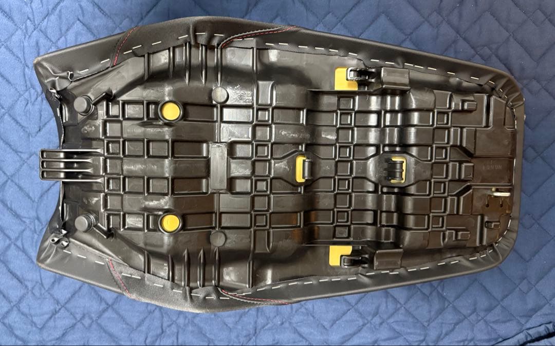 CB1300 SUPER ローシート　純正オプション