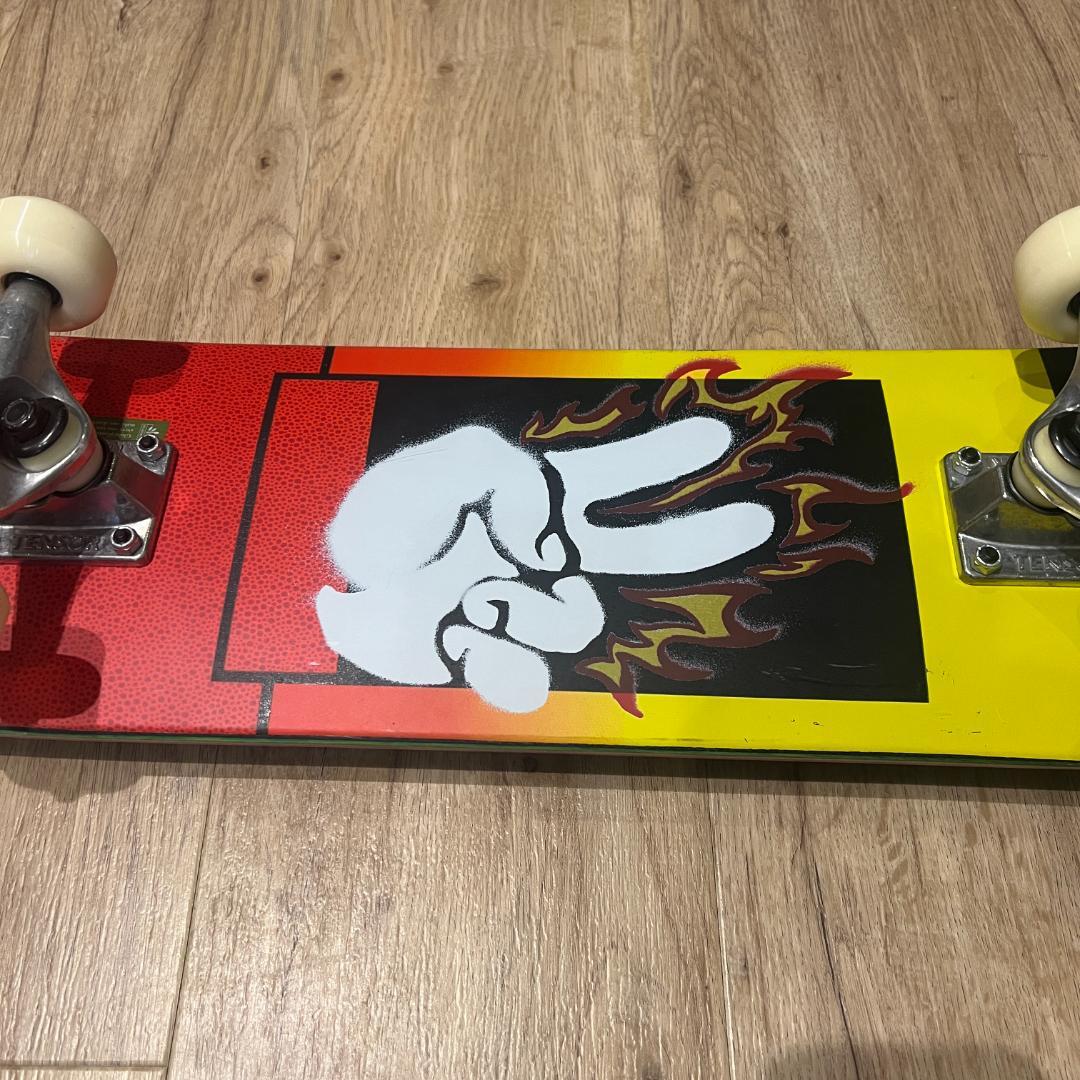 GLOBEスケートボードコンプリートスケボーデッキ Tensorトラック 7.0