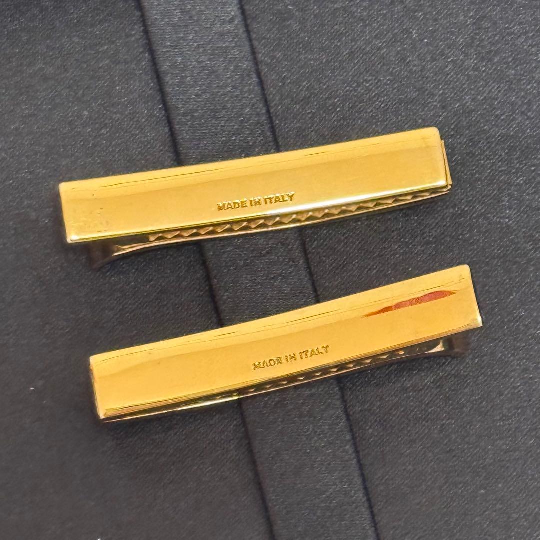 【美品】miumiu エナメルメタル ヘアクリップ ホワイト×ゴールド 2個