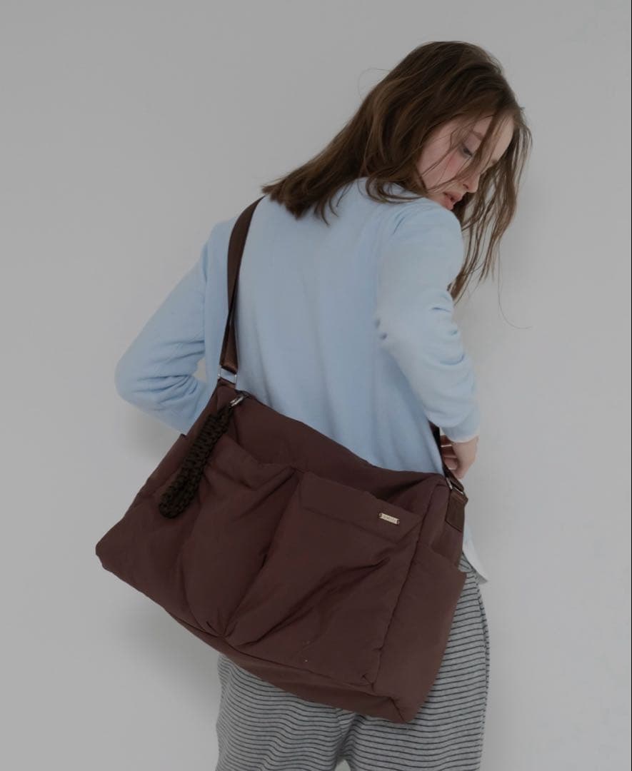 ジュメロ　パファーショルダーバッグ　ブラウン