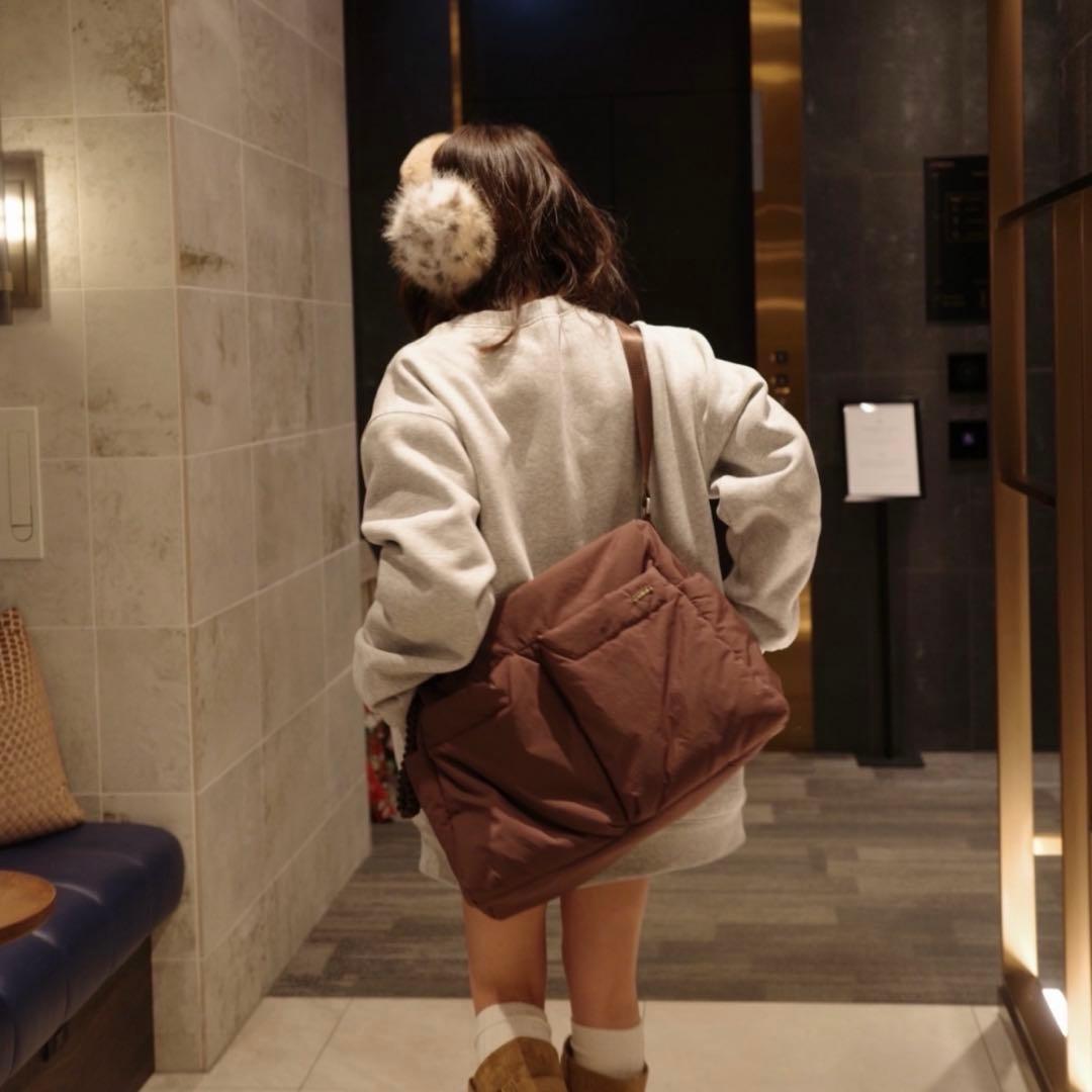 ジュメロ　パファーショルダーバッグ　ブラウン