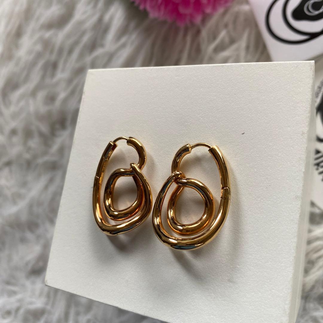 KaYシャルロット シェネ Charlotte Chesnais