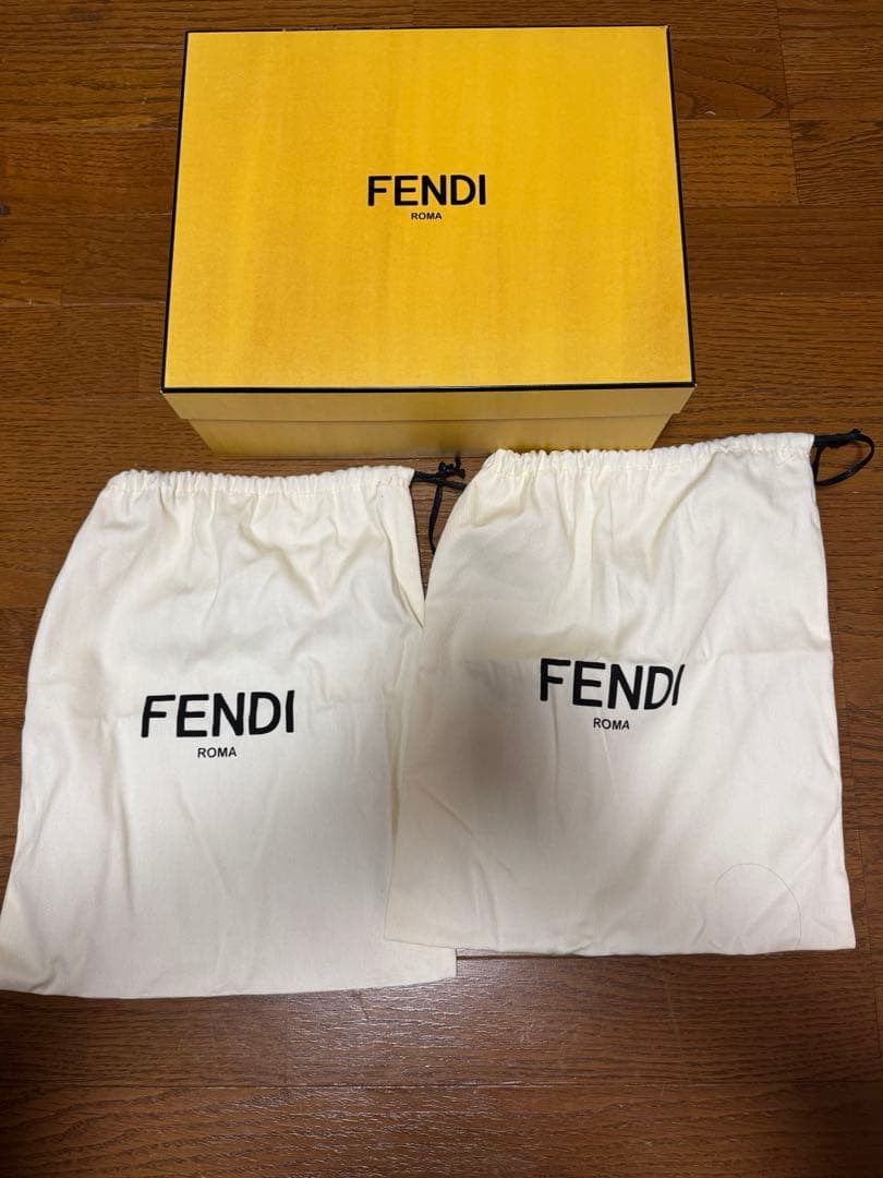 FENDI サンダル ブラック/ピンク