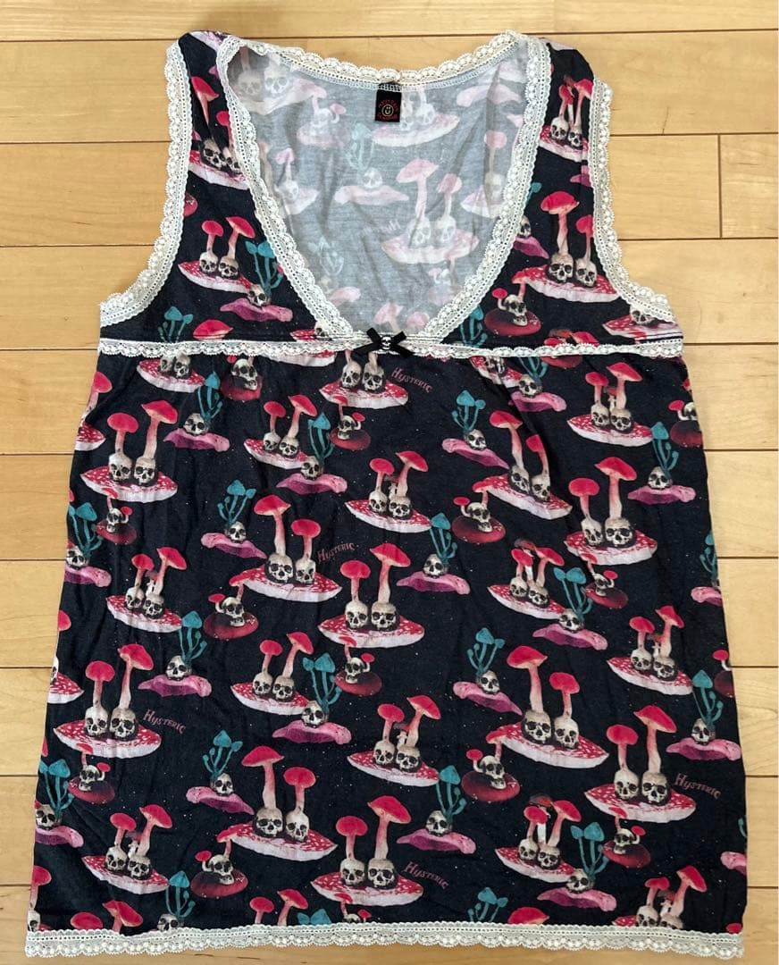 HYSTERICGLAMOURスカルマッシュルーム キャミソール 黒タンクトップ