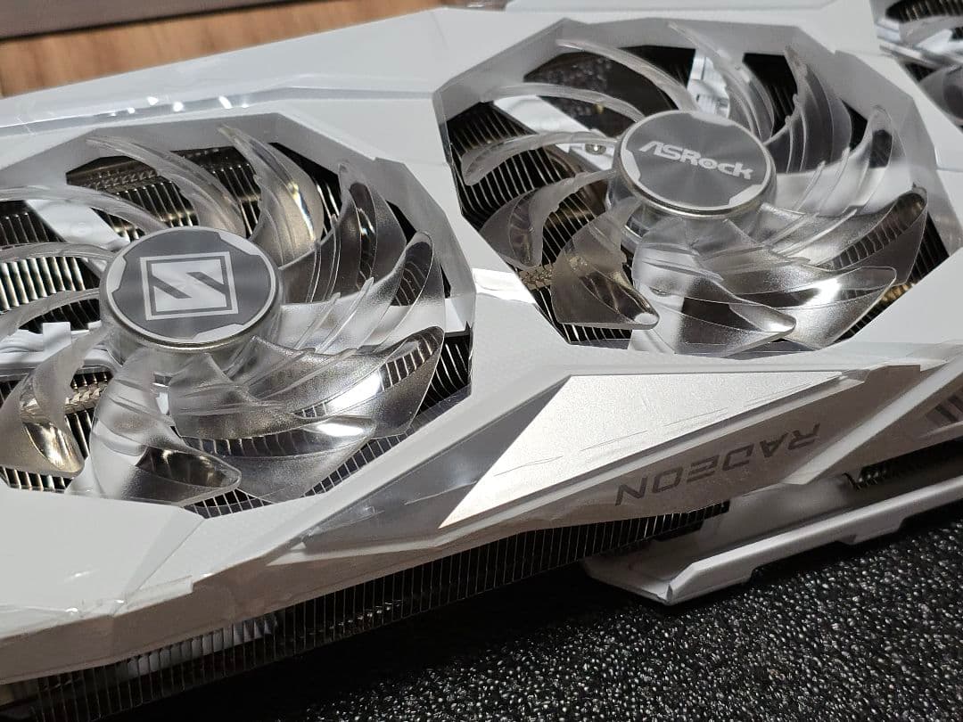 グラフィックボード・グラボ・ビデオカード RX7700XT Asrock STEEL LEGEND