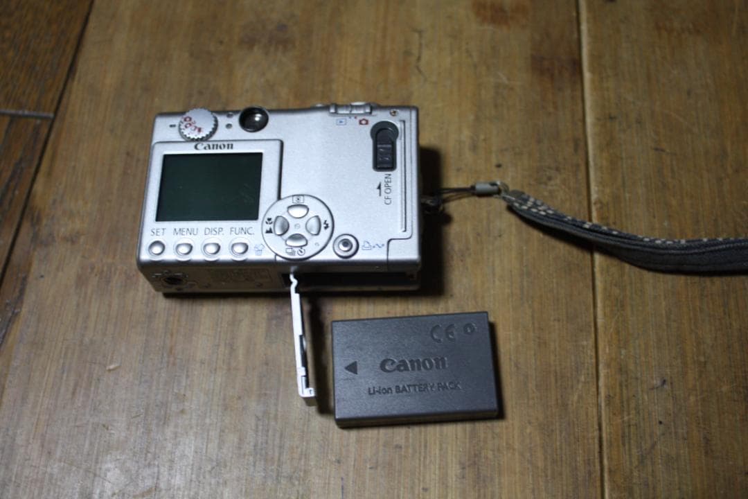 CANON IXY 5.0 デジタルカメラ　メガピクセル　シルバー　動作品　美品