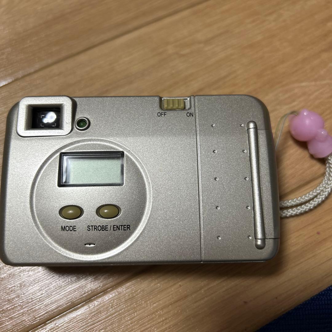 ハローキティ　axia ix-20 デジカメ