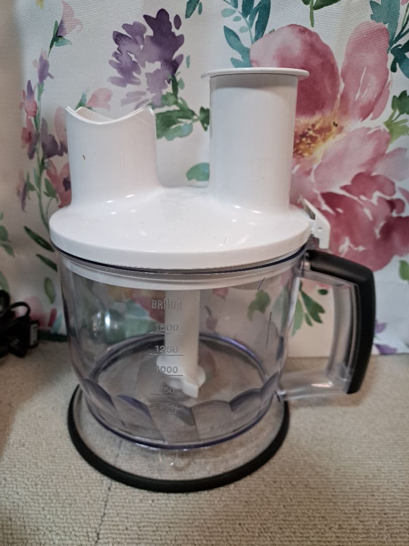 ジュースミキサーTESCOM TM 8100 ブレンダーBraun　MQ5075