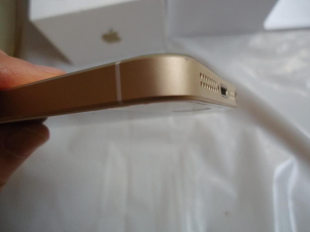 美品　箱あり　iPnoheSE　第一世代　16GB　シャッター音消せる海外版