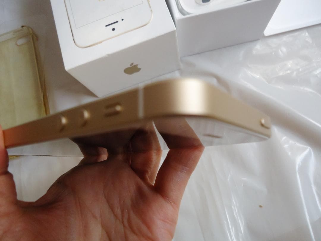 美品　箱あり　iPnoheSE　第一世代　16GB　シャッター音消せる海外版