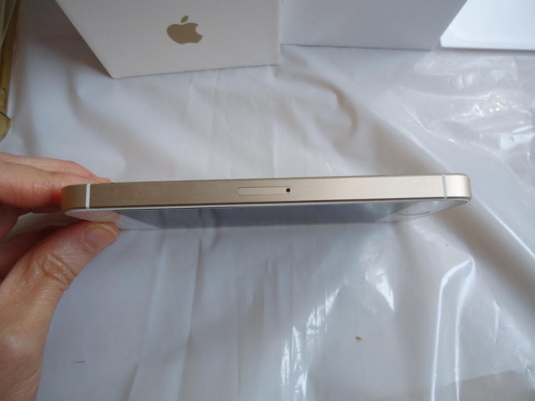 美品　箱あり　iPnoheSE　第一世代　16GB　シャッター音消せる海外版