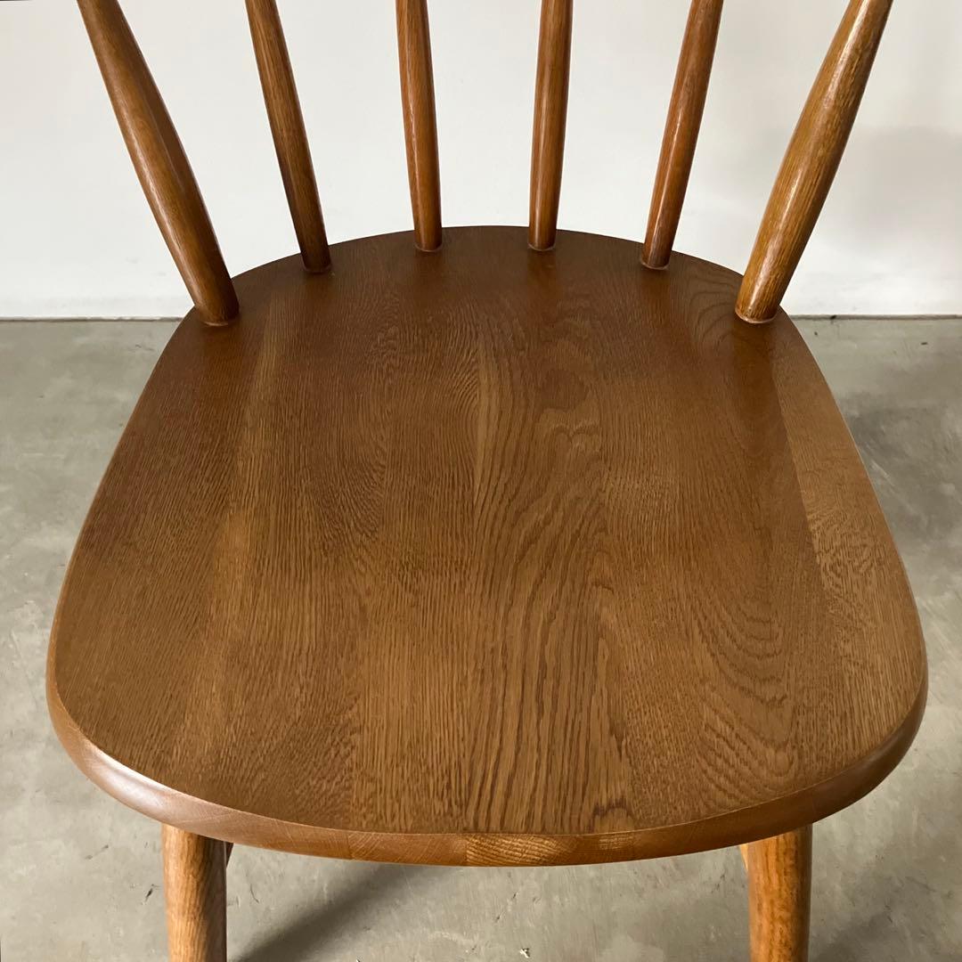 ナチュラルなウィンザーチェア①