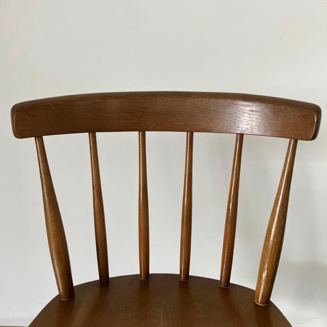 ナチュラルなウィンザーチェア①