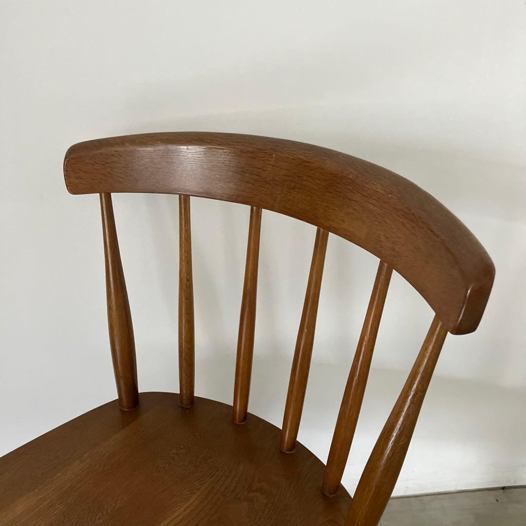 ナチュラルなウィンザーチェア①