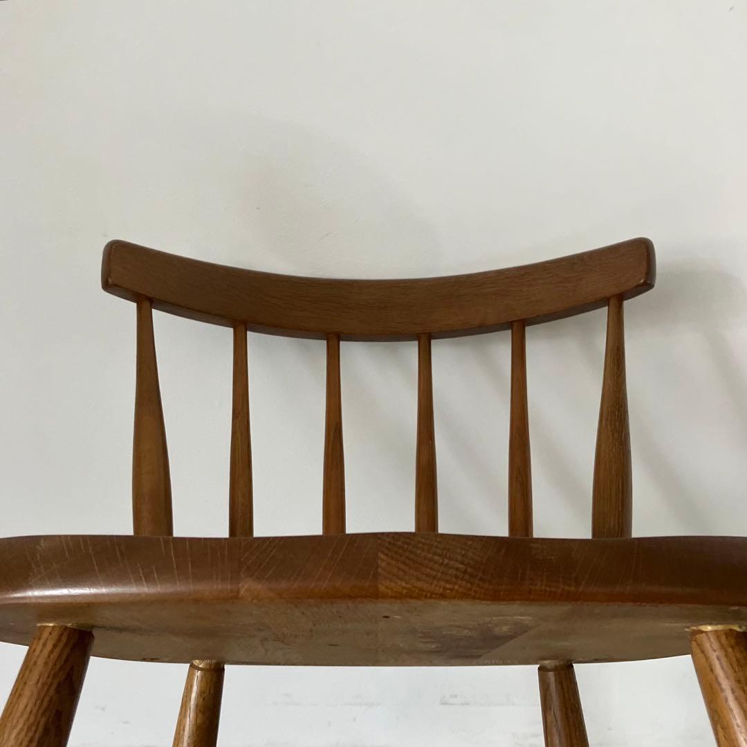 ナチュラルなウィンザーチェア①