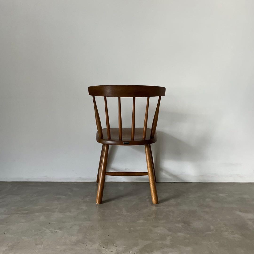 ナチュラルなウィンザーチェア①